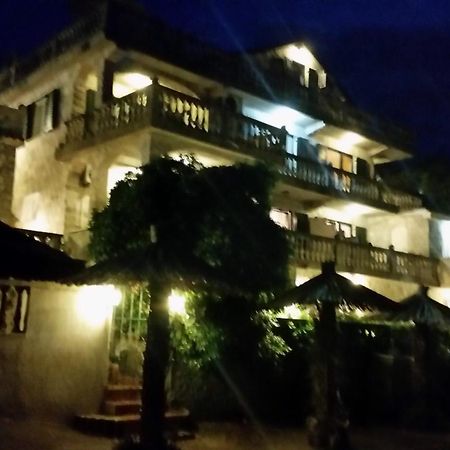 Apartments Palace Mira Mare Tivat Exterior foto