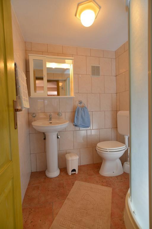 Apartments Palace Mira Mare Tivat Exterior foto