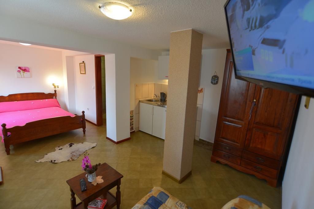 Apartments Palace Mira Mare Tivat Exterior foto