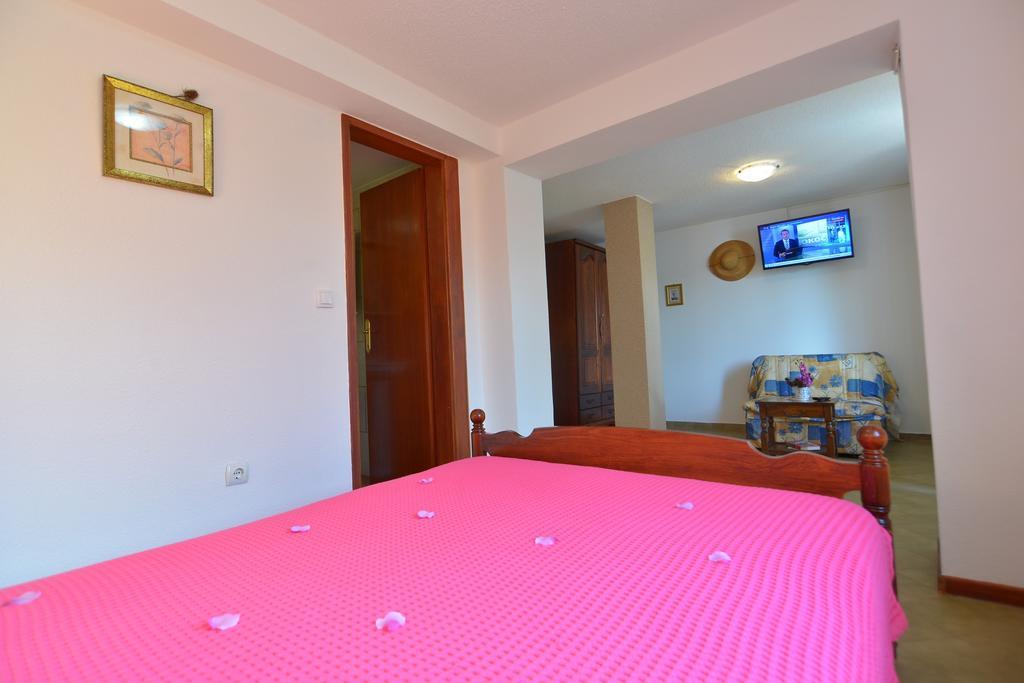 Apartments Palace Mira Mare Tivat Exterior foto