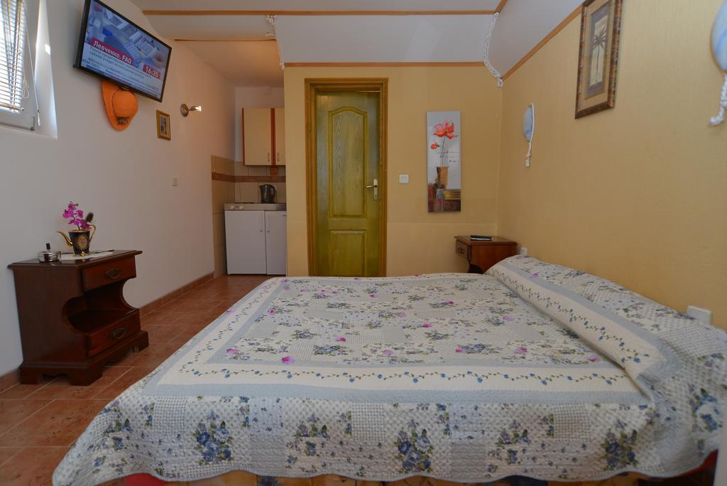 Apartments Palace Mira Mare Tivat Zimmer foto