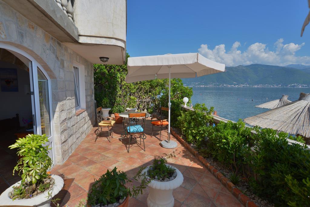 Apartments Palace Mira Mare Tivat Zimmer foto