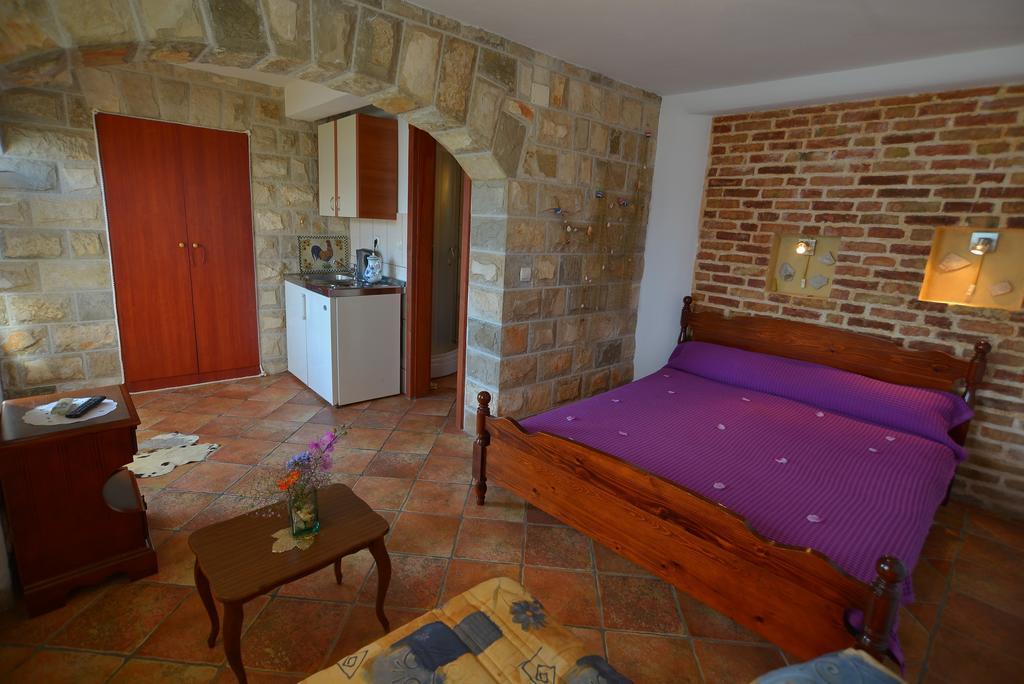 Apartments Palace Mira Mare Tivat Zimmer foto