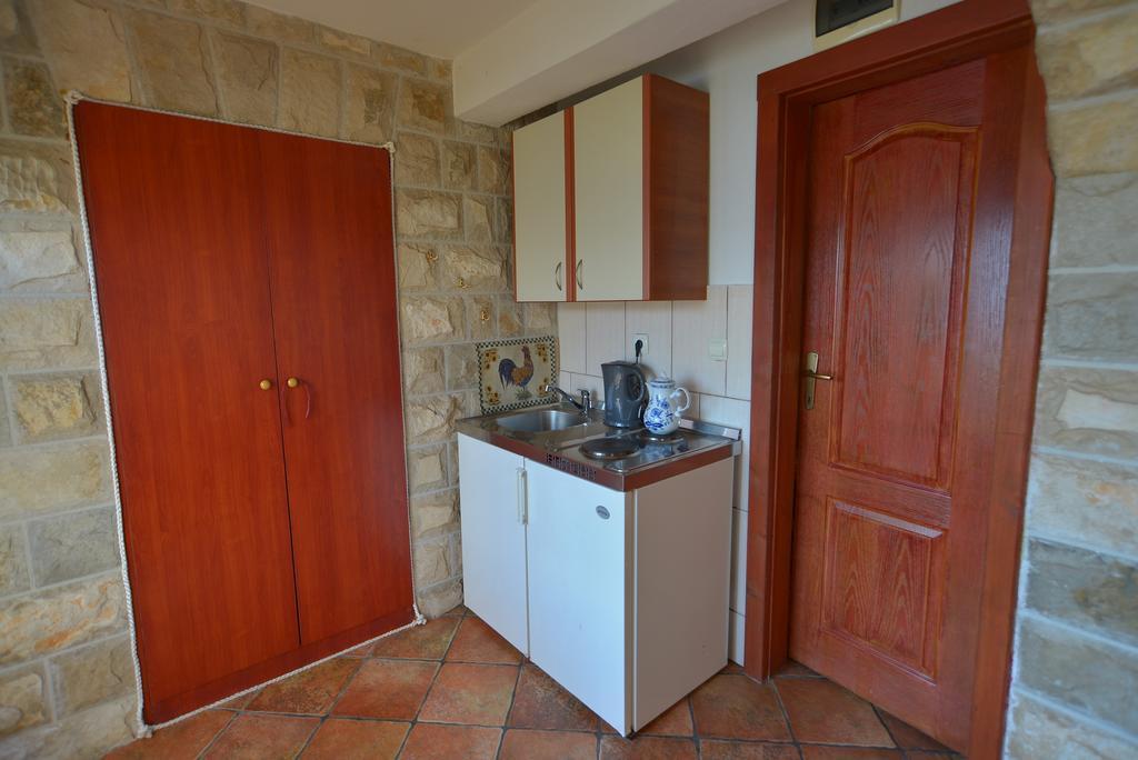 Apartments Palace Mira Mare Tivat Zimmer foto