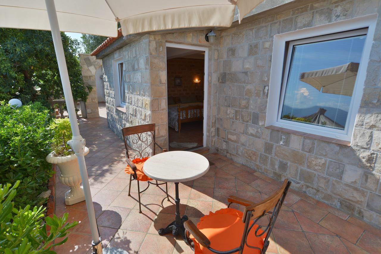 Apartments Palace Mira Mare Tivat Exterior foto